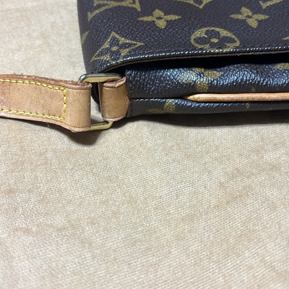 LOUIS VUITTON Musette Salsa shoulder bag - Picture 14 of 15